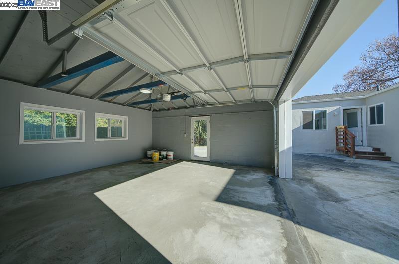 DAVIS EAST - Residential