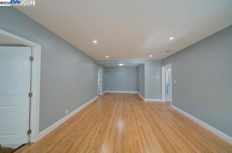 DAVIS EAST - Residential