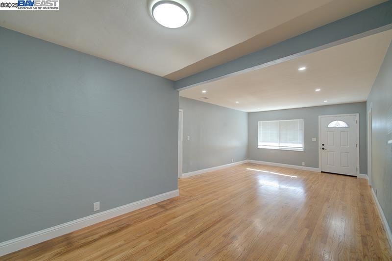 DAVIS EAST - Residential