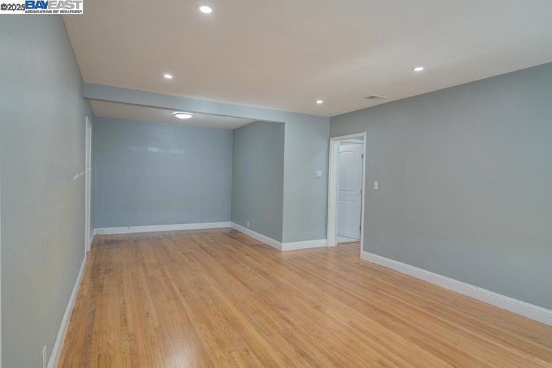 DAVIS EAST - Residential