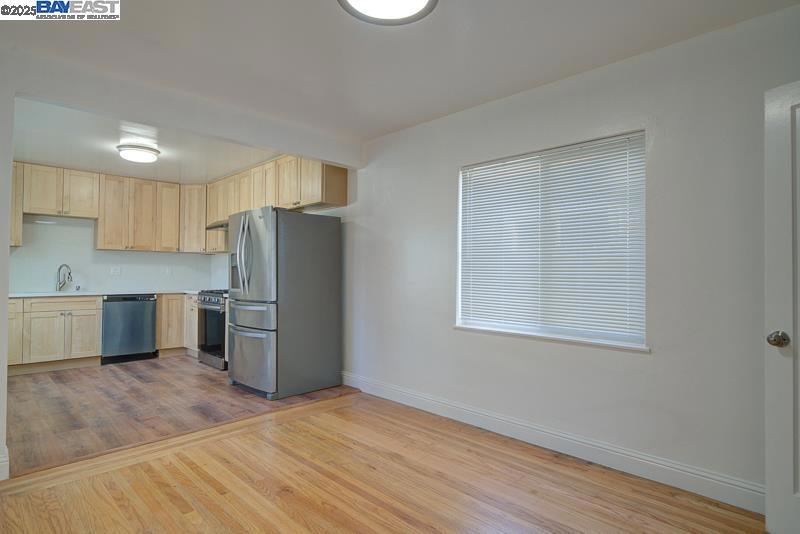 DAVIS EAST - Residential