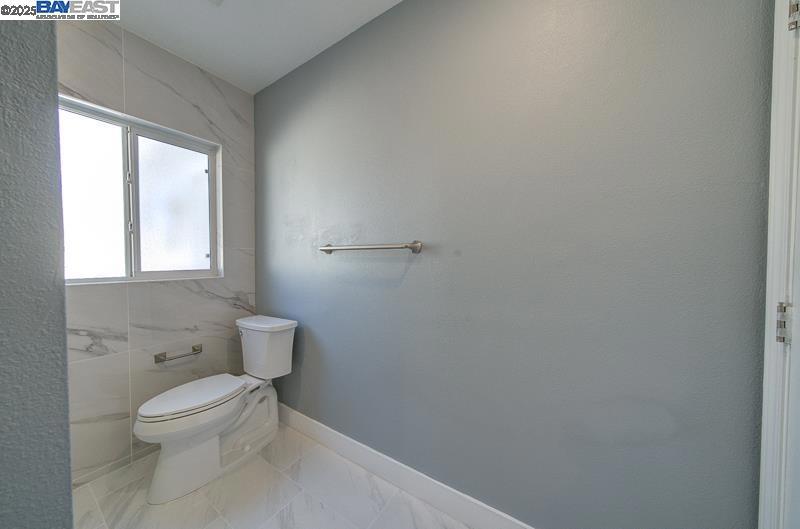 DAVIS EAST - Residential