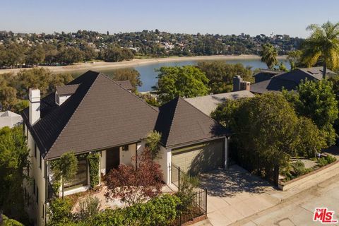 2272 Moreno Drive Los Angeles CA 90039