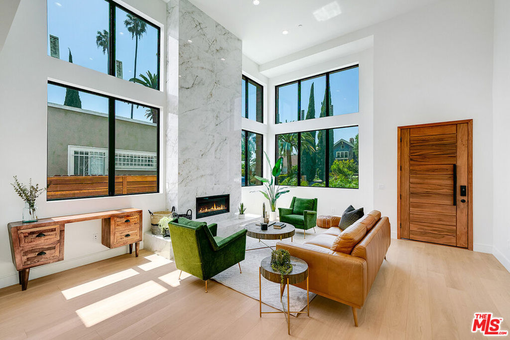 244 S Gramercy Place