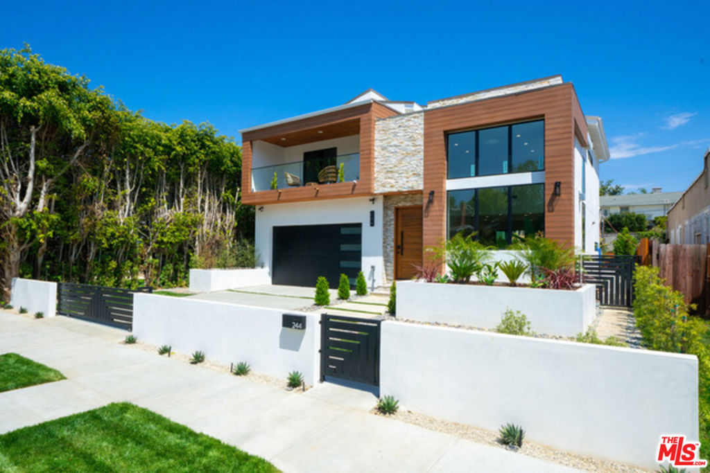 244 S Gramercy Place