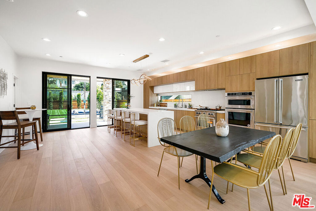 244 S Gramercy Place