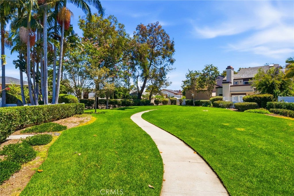 905 Hyde Court, Costa Mesa CA 92626