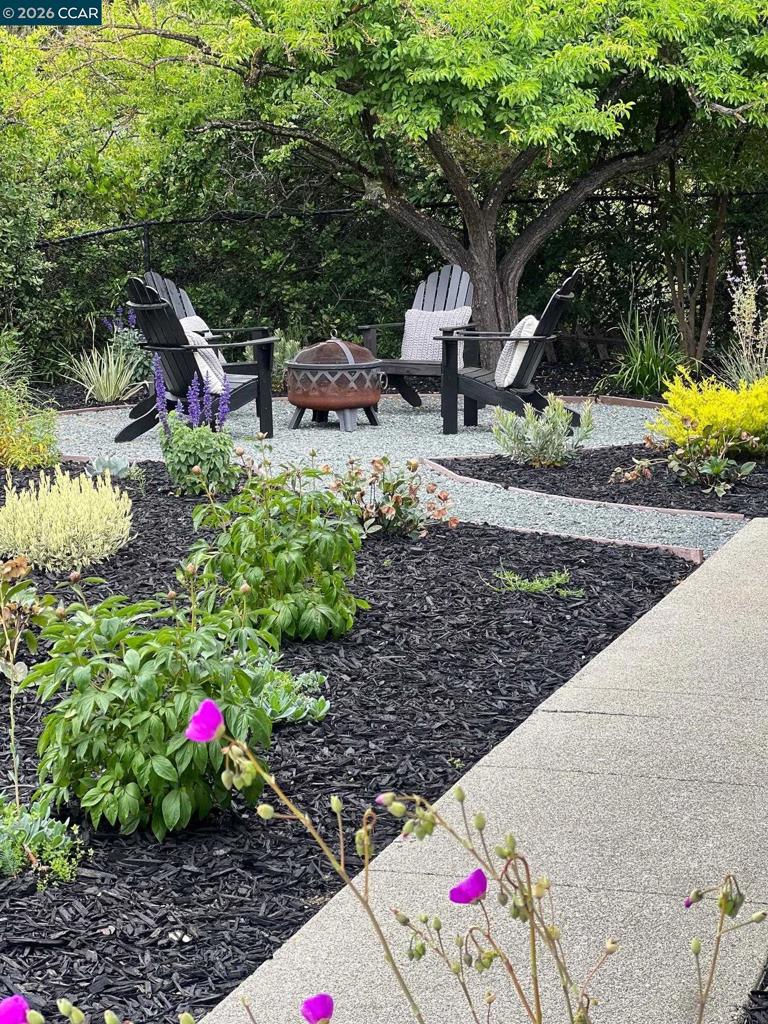 8 Cherry Hills Court
