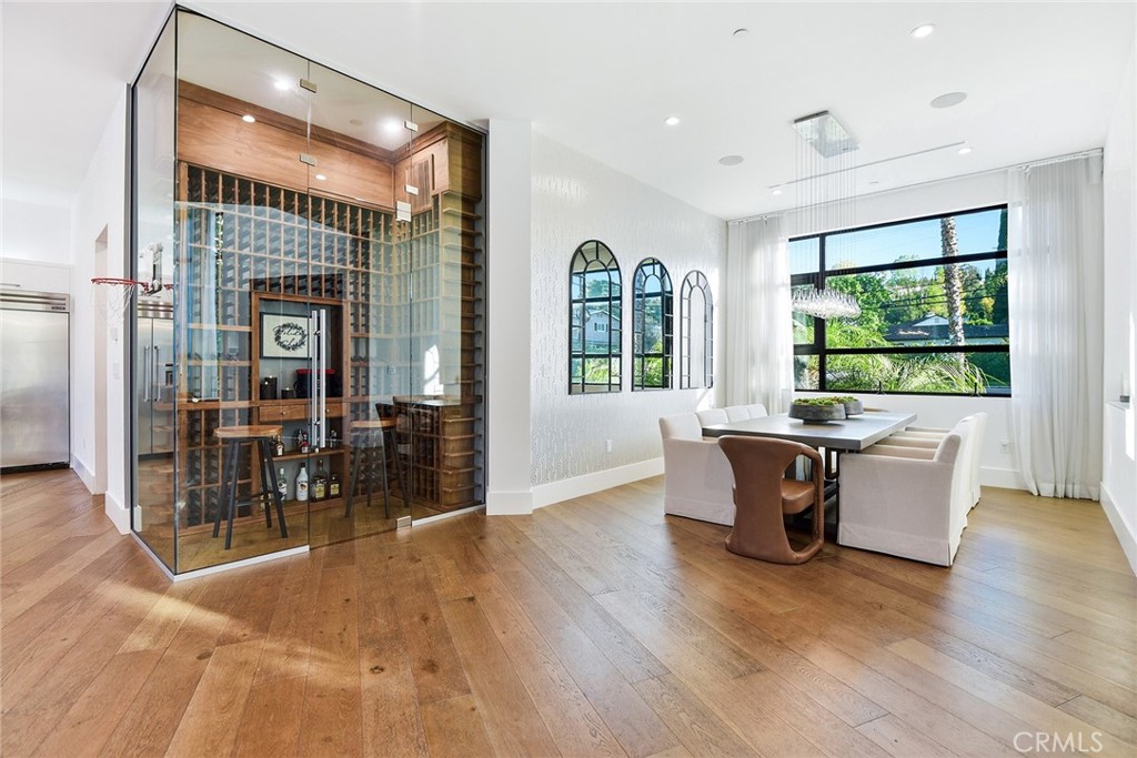 Encino, California, 91316, United States, 4 Bedrooms Bedrooms, ,5 BathroomsBathrooms,Residential,Active,2023419