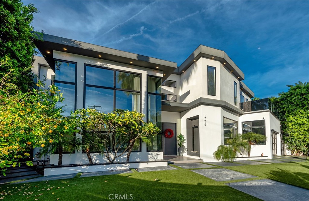 Encino, California, 91316, United States, 4 Bedrooms Bedrooms, ,5 BathroomsBathrooms,Residential,Active,2023419