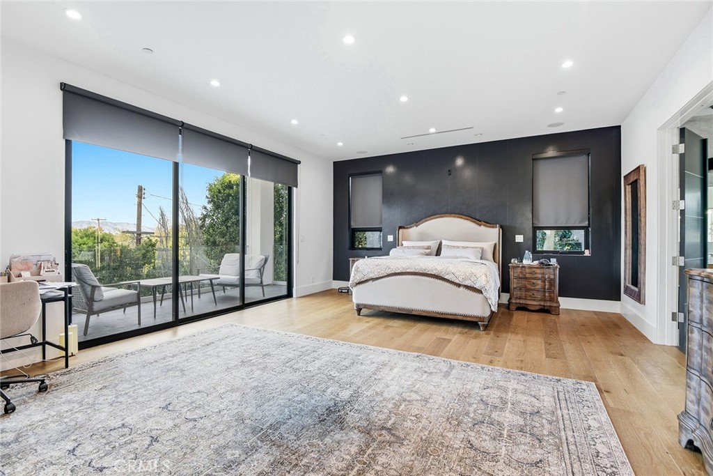 Encino, California, 91316, United States, 4 Bedrooms Bedrooms, ,5 BathroomsBathrooms,Residential,Active,2023419