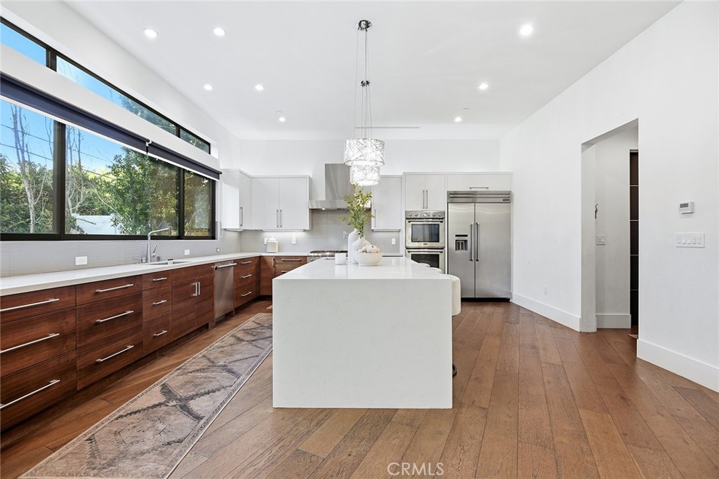 Encino, California, 91316, United States, 4 Bedrooms Bedrooms, ,5 BathroomsBathrooms,Residential,Active,2023419