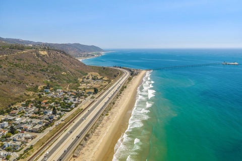 Tiny photo for 6935 Fillmore Avenue, Ventura, CA 93001 (MLS # V1-38793)