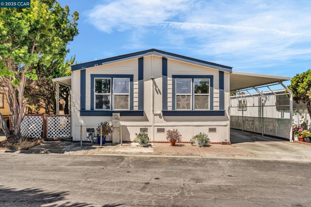 Updated 2 bedroom/2 bath 1,248 SF, newer manufactured home comes with laminate flooring throughout, vaulted ceilings, dual-paned windows, newer stainless appliances, washer/dryer, central heat/AC ... also includes a Bonus Room, Studio/Sun Room, workshop/storage sheds and much more … Community amenities include year-round heated pool, spa, sauna and a Community Center with meeting rooms, kitchen, library, game room & activities … Close to Parks, Open Space, Hiking & Biking Trails • Easy Access to I-80, I-580, Hwy 4, BART & AMTRAK Fireplaces: NO