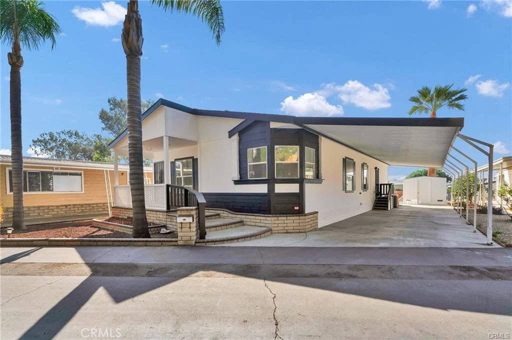 8651 Foothill Boulevard 42