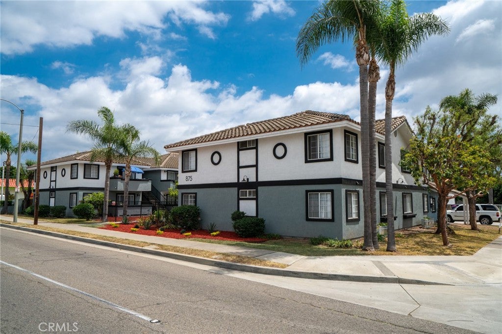 875 N Olive