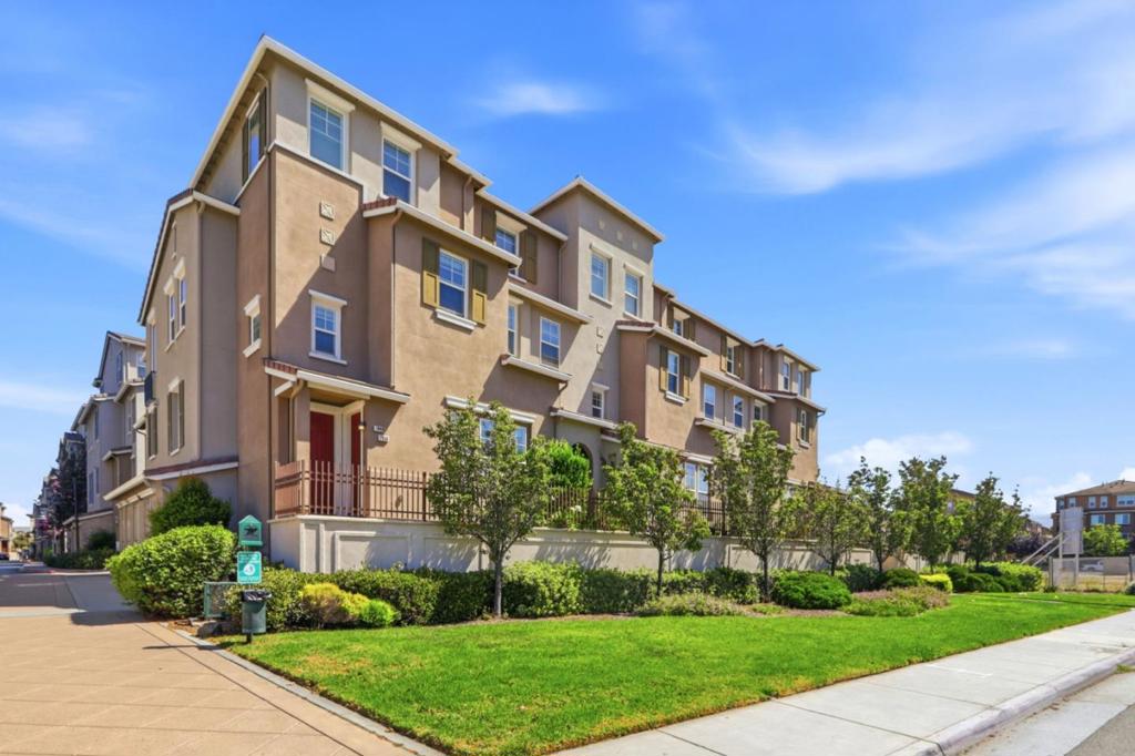 1850 Snell Place