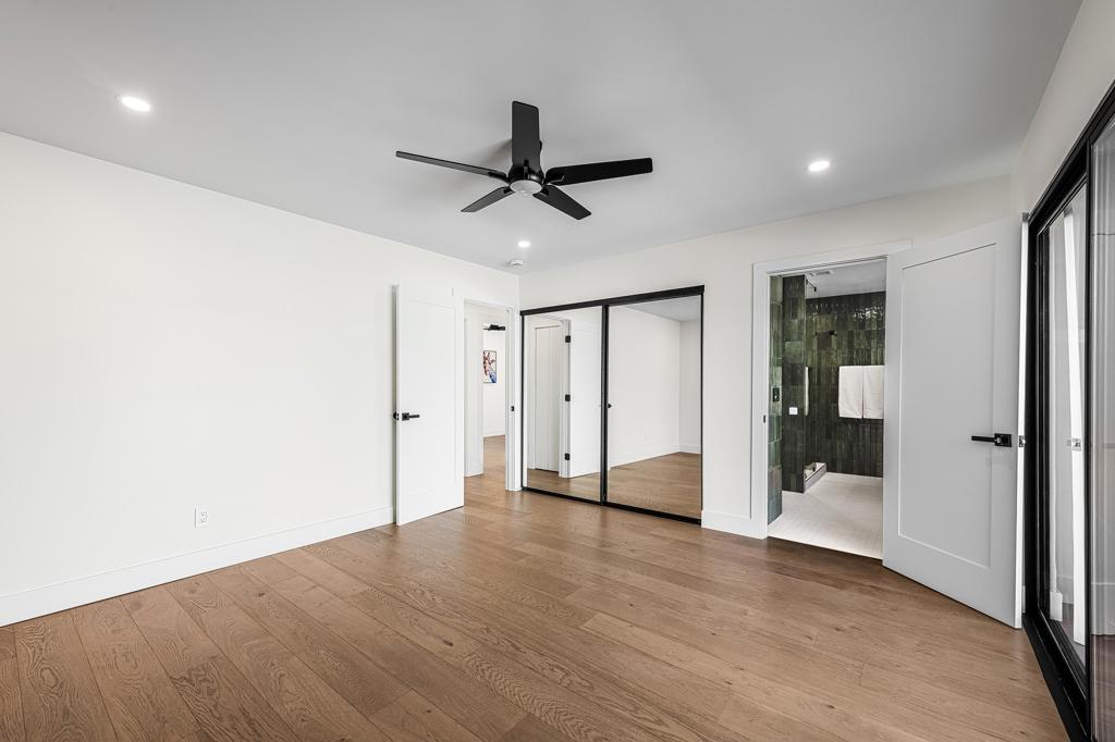 Los Compadres - Residential