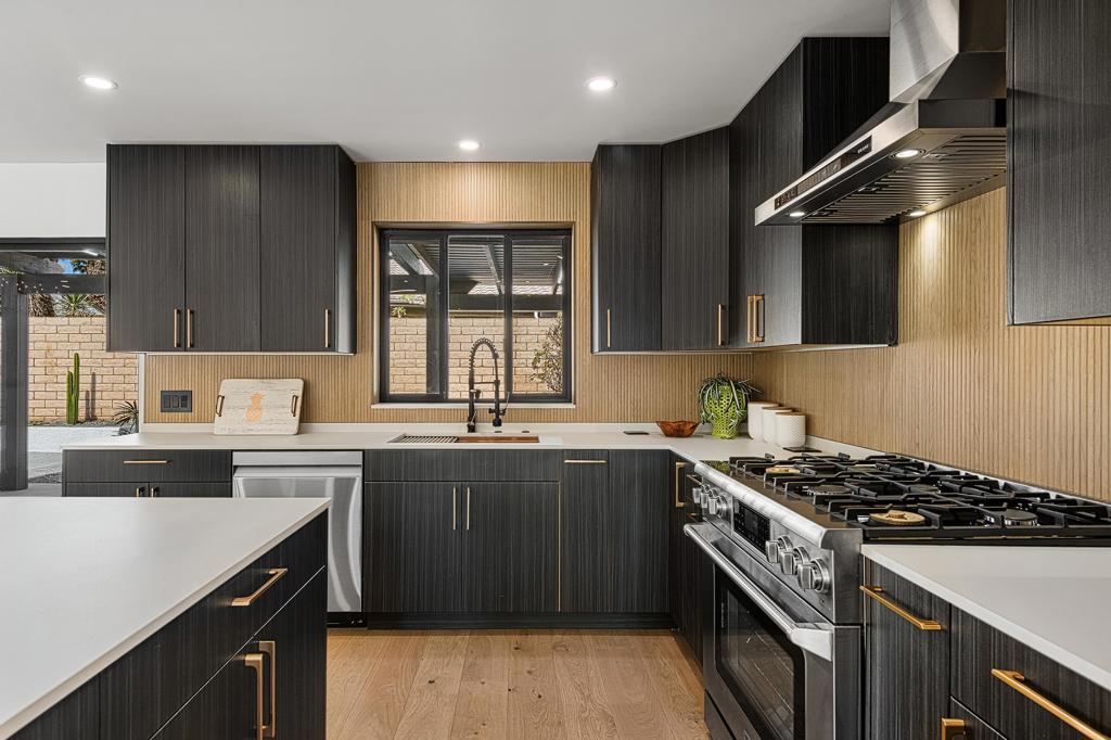 Los Compadres - Residential