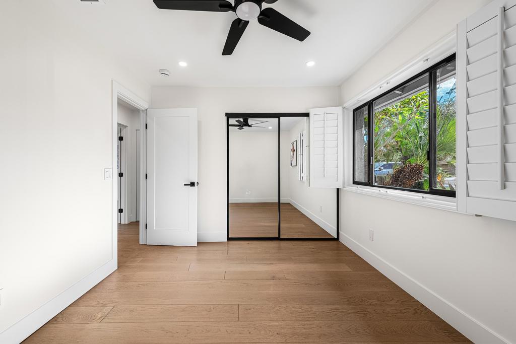 Los Compadres - Residential