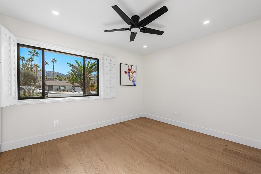 Los Compadres - Residential