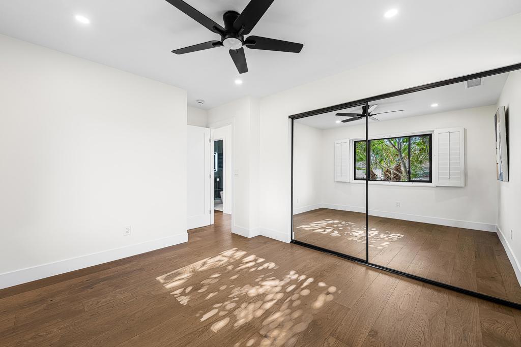 Los Compadres - Residential