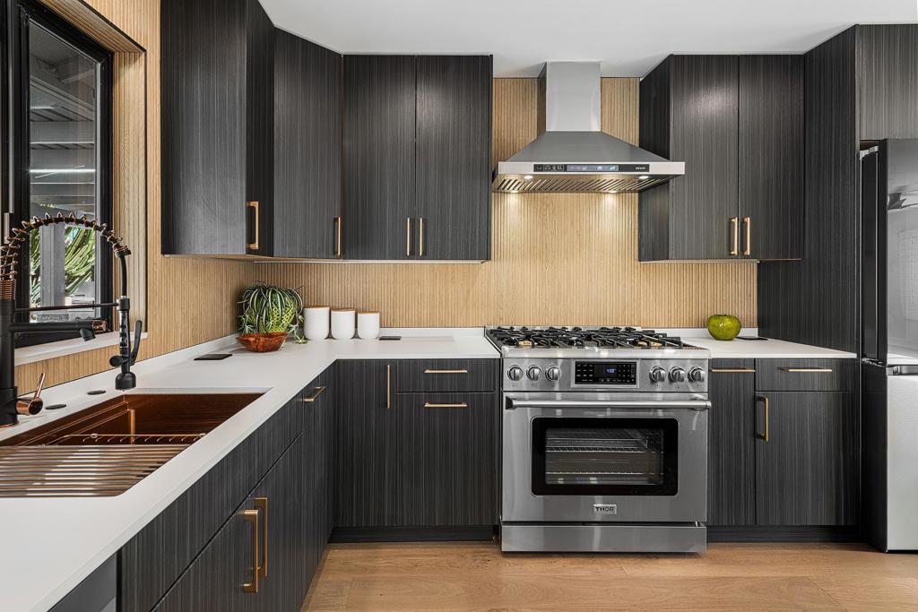 Los Compadres - Residential