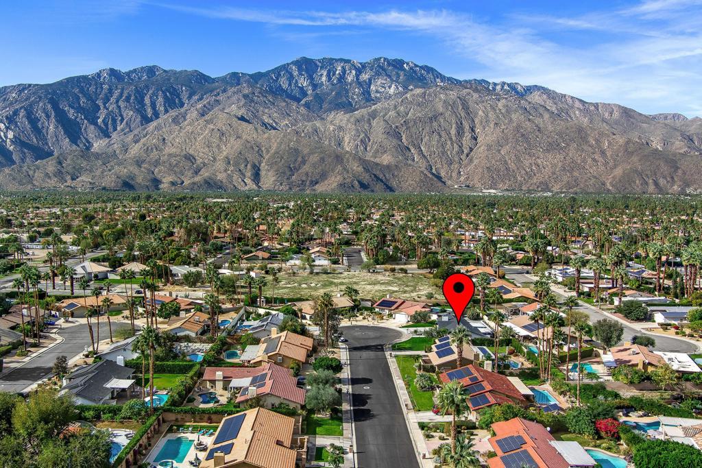 Los Compadres - Residential