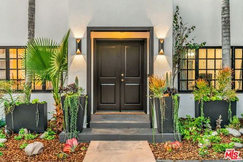 Photo of 653 West Knoll Drive, West Hollywood, CA 90069 (MLS # 26651229)