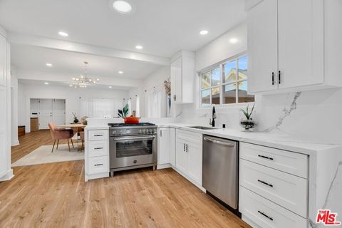 Photo of 653 West Knoll Drive, West Hollywood, CA 90069 (MLS # 26651229)