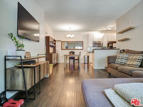 Photo of 110 Maegan Place #2, Thousand Oaks, CA 91362 (MLS # 26816809)