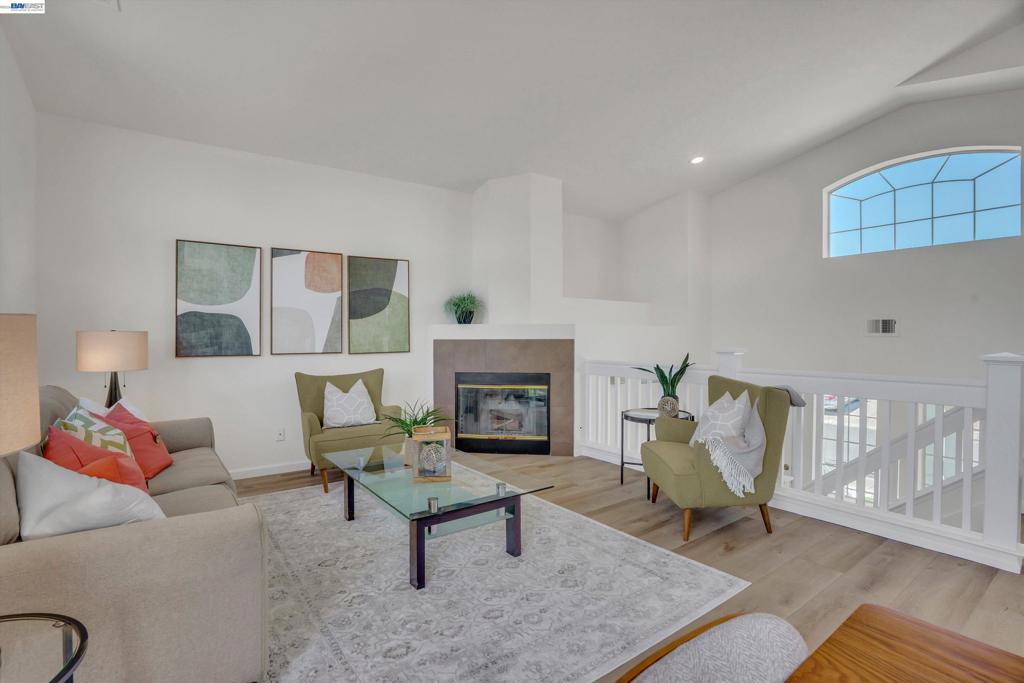 5521 Crimson Cir