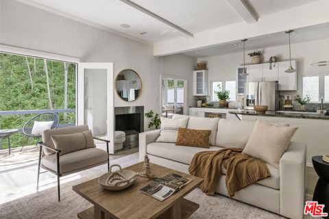 Photo of 8326 Kirkwood Drive, Los Angeles, CA 90046 (MLS # 26666393)