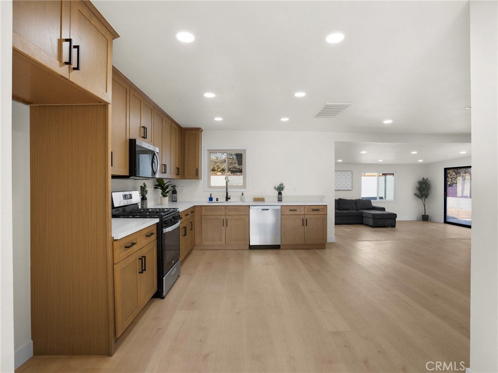 9643 Boxwood Ave