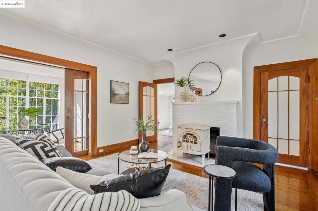 LINCOLN HEIGHTS - Residential