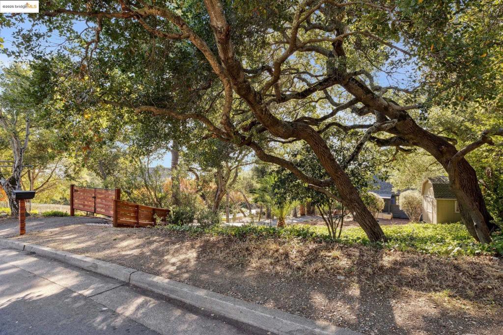 LINCOLN HEIGHTS - Residential