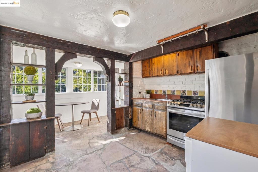 LINCOLN HEIGHTS - Residential