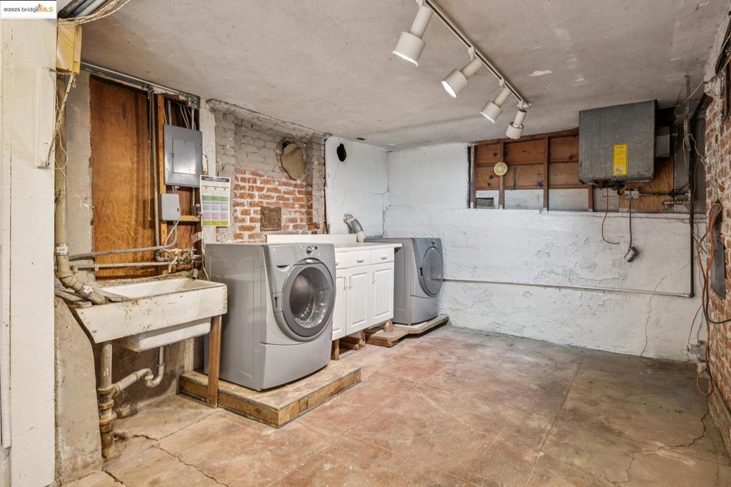 LINCOLN HEIGHTS - Residential