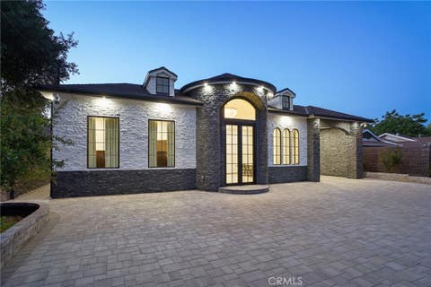 Photo of 17363 Chase Street, Northridge, CA 91325 (MLS # SR26138627)