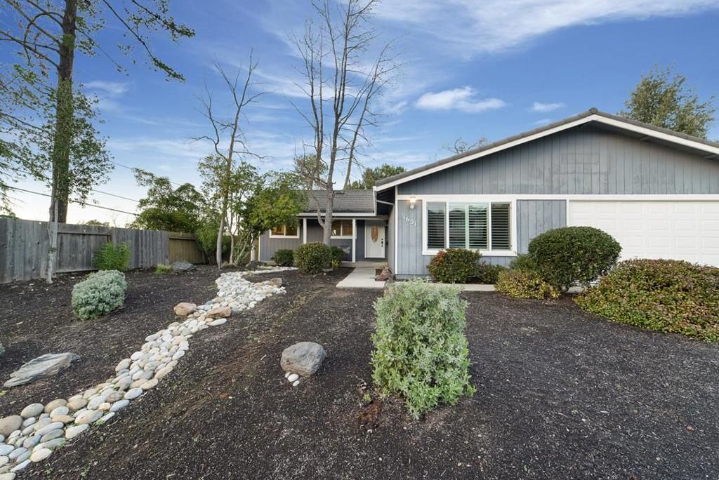 listing image 130722380155179459542