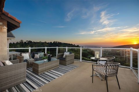 Photo of 18831 Vista Portola Rd, Lake Forest, CA 92679 (MLS # OC26063461)