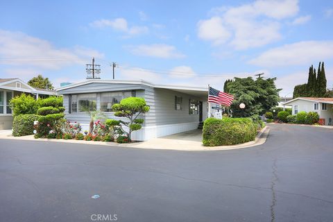 99 La Ronda Tustin CA 92780