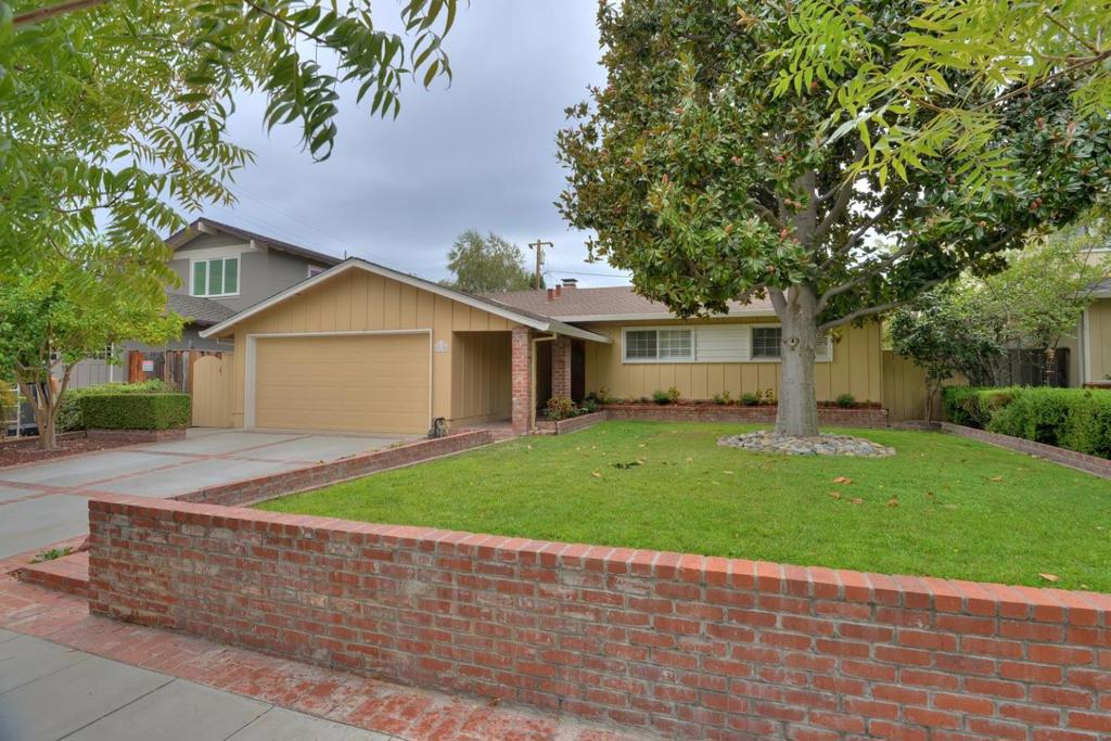 Beautiful updated Leep one story home*Remodeled kitchen with granite counter tops, gas cook top/hood & ample amount of oak cabinets*Both bathrms tastefully remodeled*Living room w/2-way fireplace*Central A/C*Double pane windows* Recessed lighting*A spacious open plan, kitchen/dining/family room with access to new installed Patio enclosures,also from Master suite*Hardwood Floors*Alta Vista, Union & Leigh High*Termite & Roof Section I clearance*2 Refrigerators, Washer/Dryer & 5 shelves in garage are included.