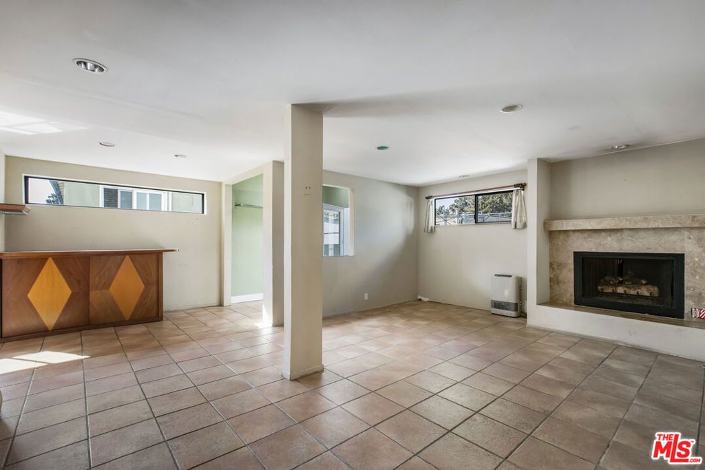 Photo of 1017 Pearl Street #E, Santa Monica, CA 90405 (MLS # 25618021)