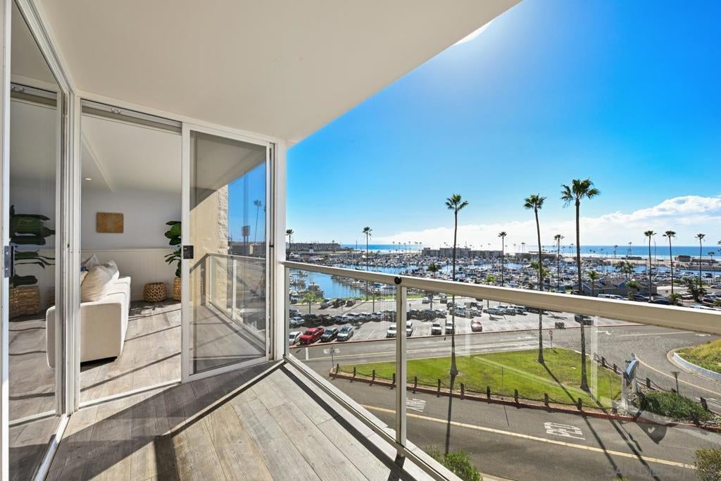 1200 Harbor Drive 3C
