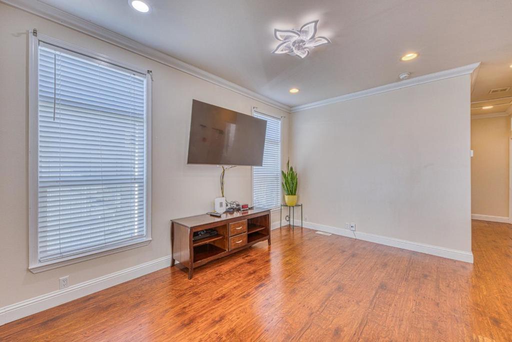 2135 Little Orchard 78