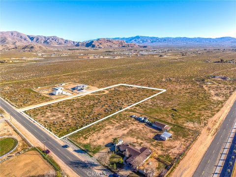 Photo of 0 Standing Rock Avenue, Apple Valley, CA 92307 (MLS # HD26024826)