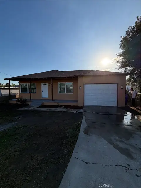MLS: IV26156093