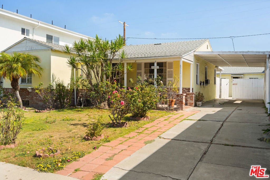 8511 Melvil Street, Los Angeles CA 90034