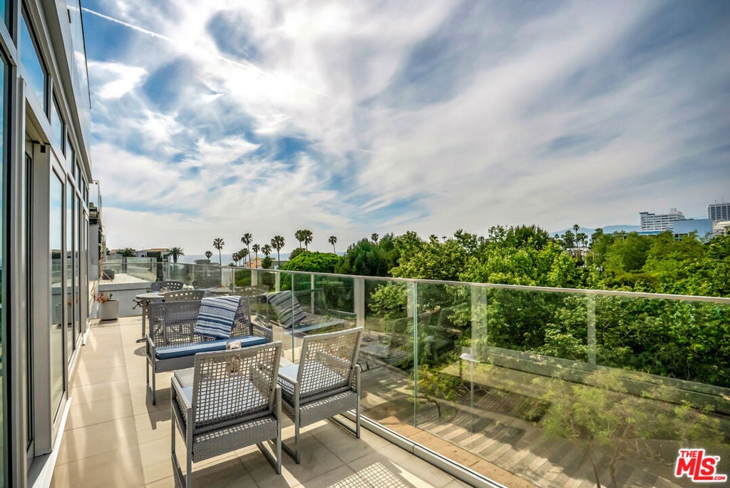 1705 Ocean Ave